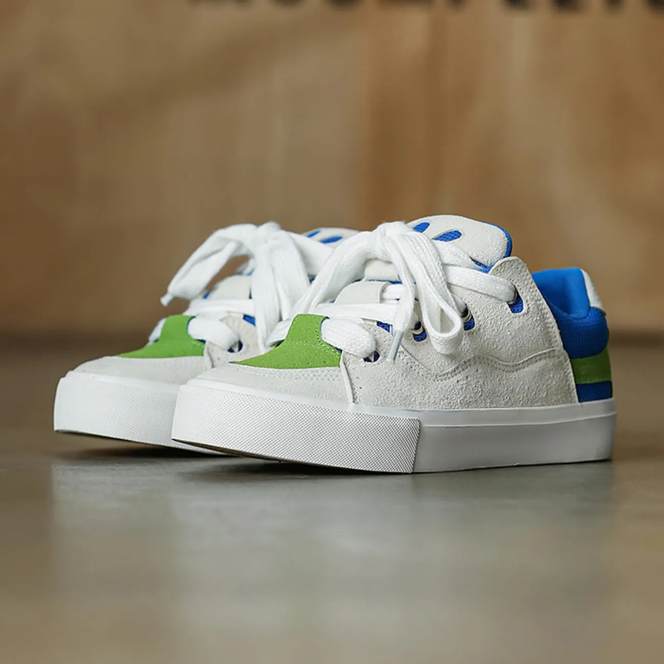 Men's Casual Low Top Sneakers Women Lace-Up Walking Flats Fashion Colorblock Skateboard Shoes