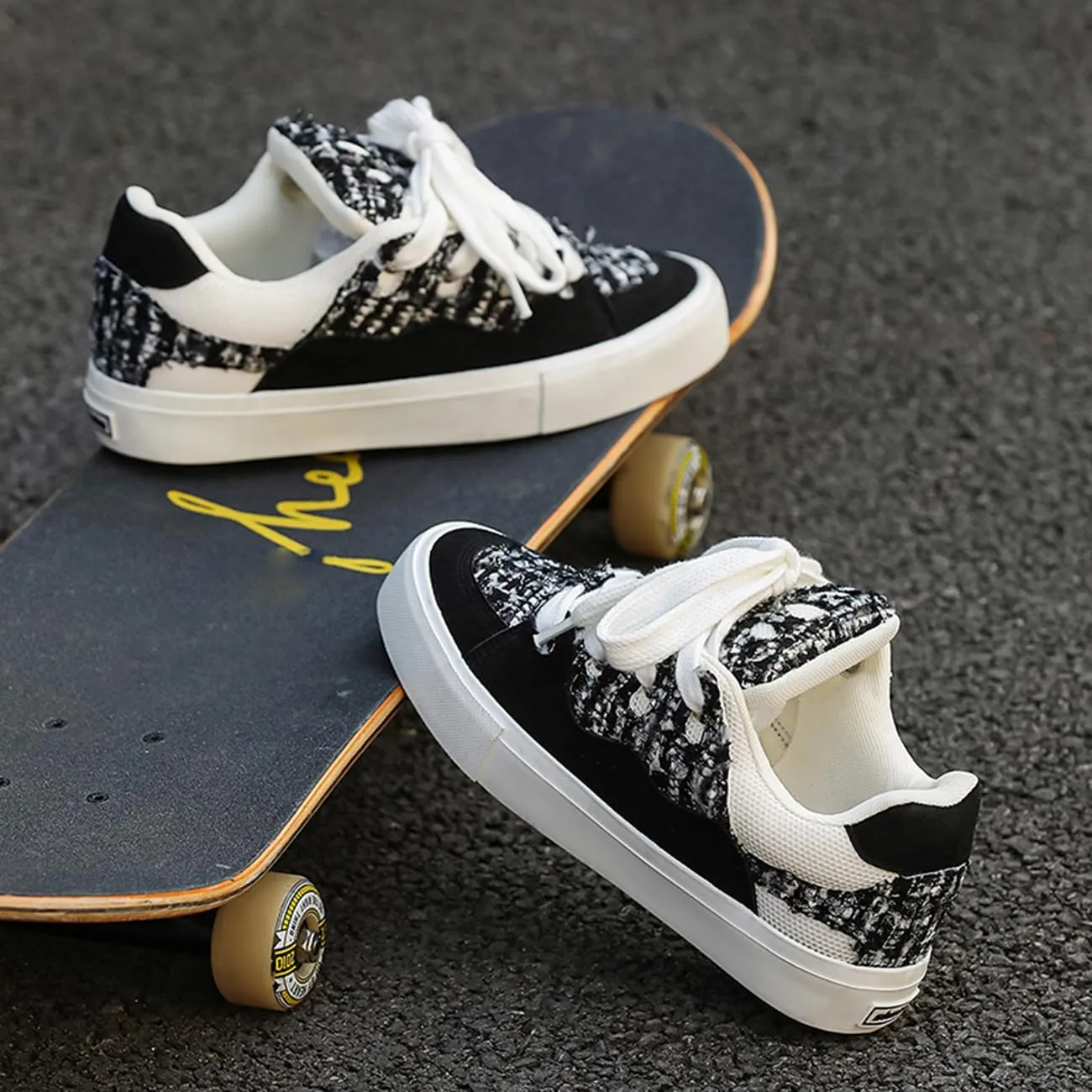 Men's Casual Low Top Sneakers Women Lace-Up Walking Flats Fashion Colorblock Skateboard Shoes