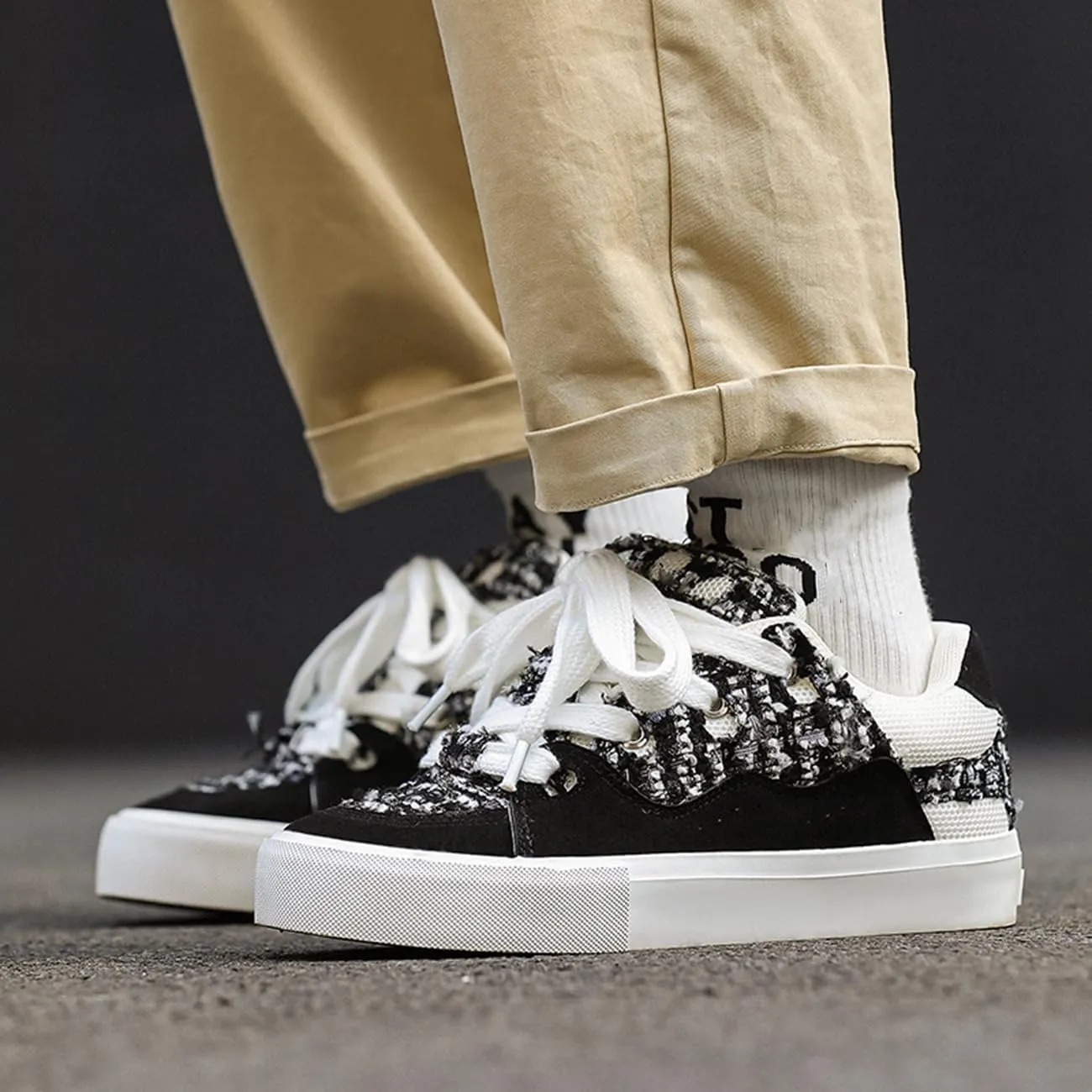 Men's Casual Low Top Sneakers Women Lace-Up Walking Flats Fashion Colorblock Skateboard Shoes
