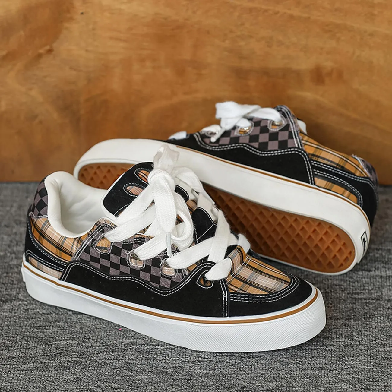 Men's Casual Low Top Sneakers Women Lace-Up Walking Flats Fashion Colorblock Skateboard Shoes