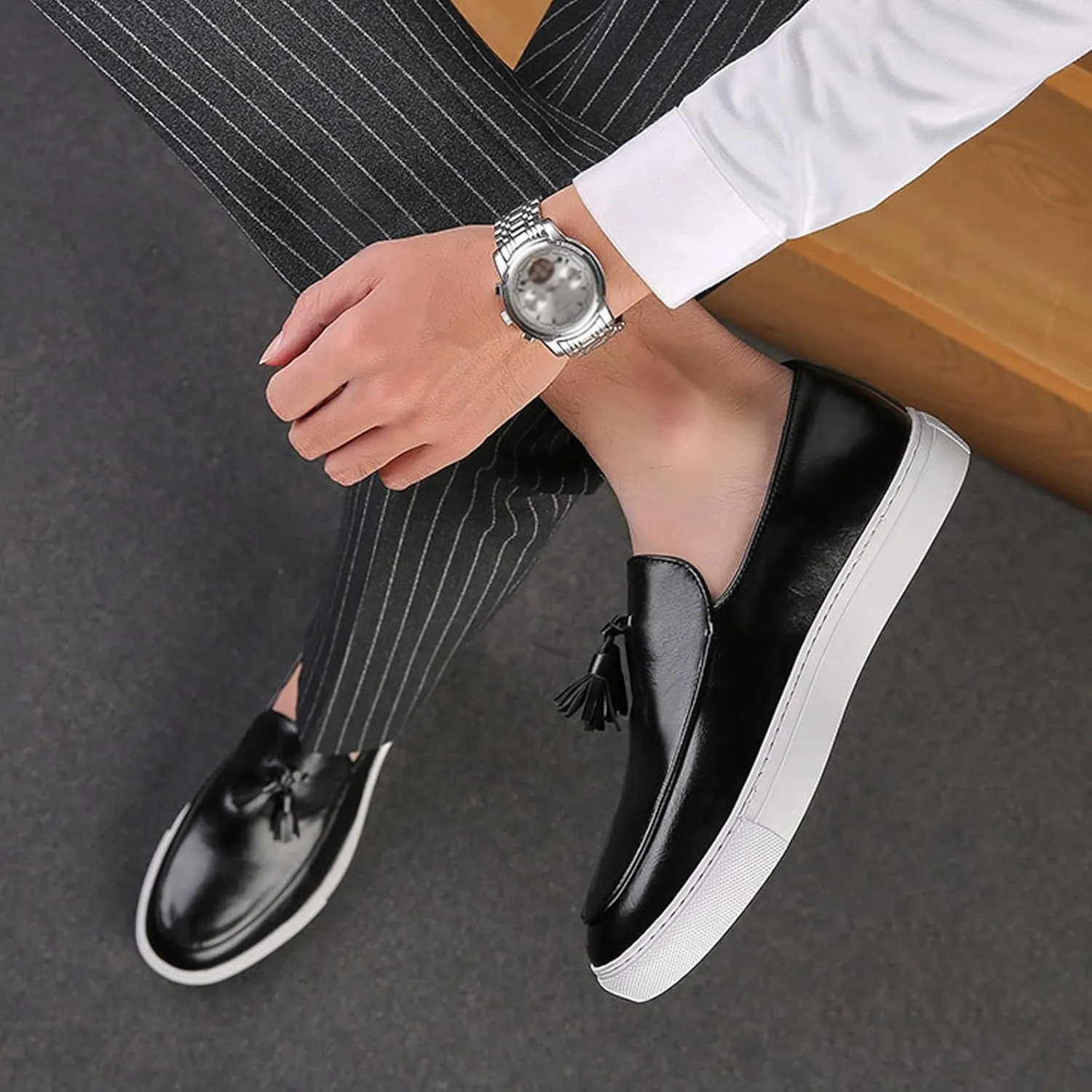 Men's Polished Leather Slip-On Casual Loafers with Tassel Fashion Round Toe Comfort Non-Slip Thick Sole Business Dress Flat Penny Loafer for Work Driving