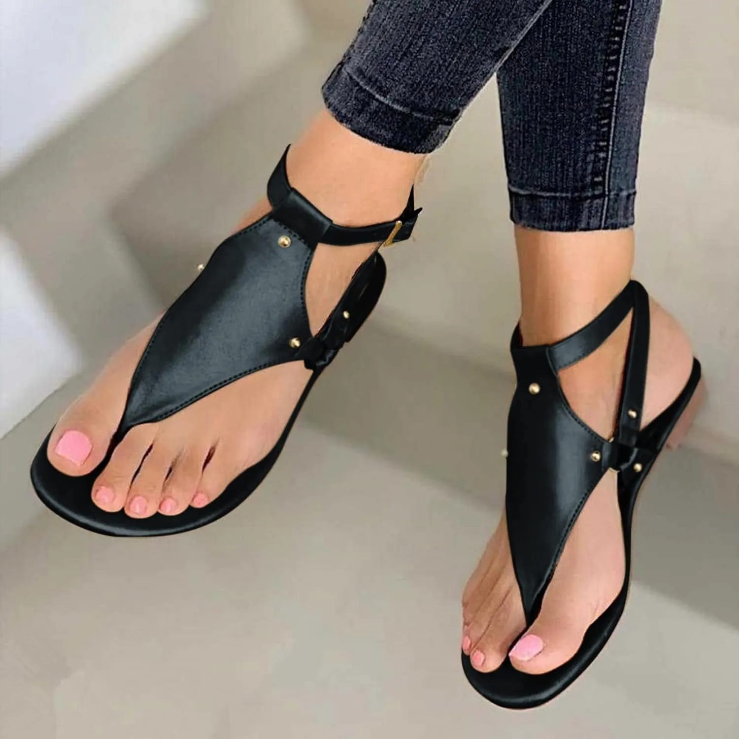 SuanlaTDS Womens Flat Sandals Dressy Flip Flops Buckle Ankle Strap 2025 Comfortable Summer Casual Thong Gladiat0or Roman Shoes Boho Open Toe Outdoor Walking Low Heels Party Sandal