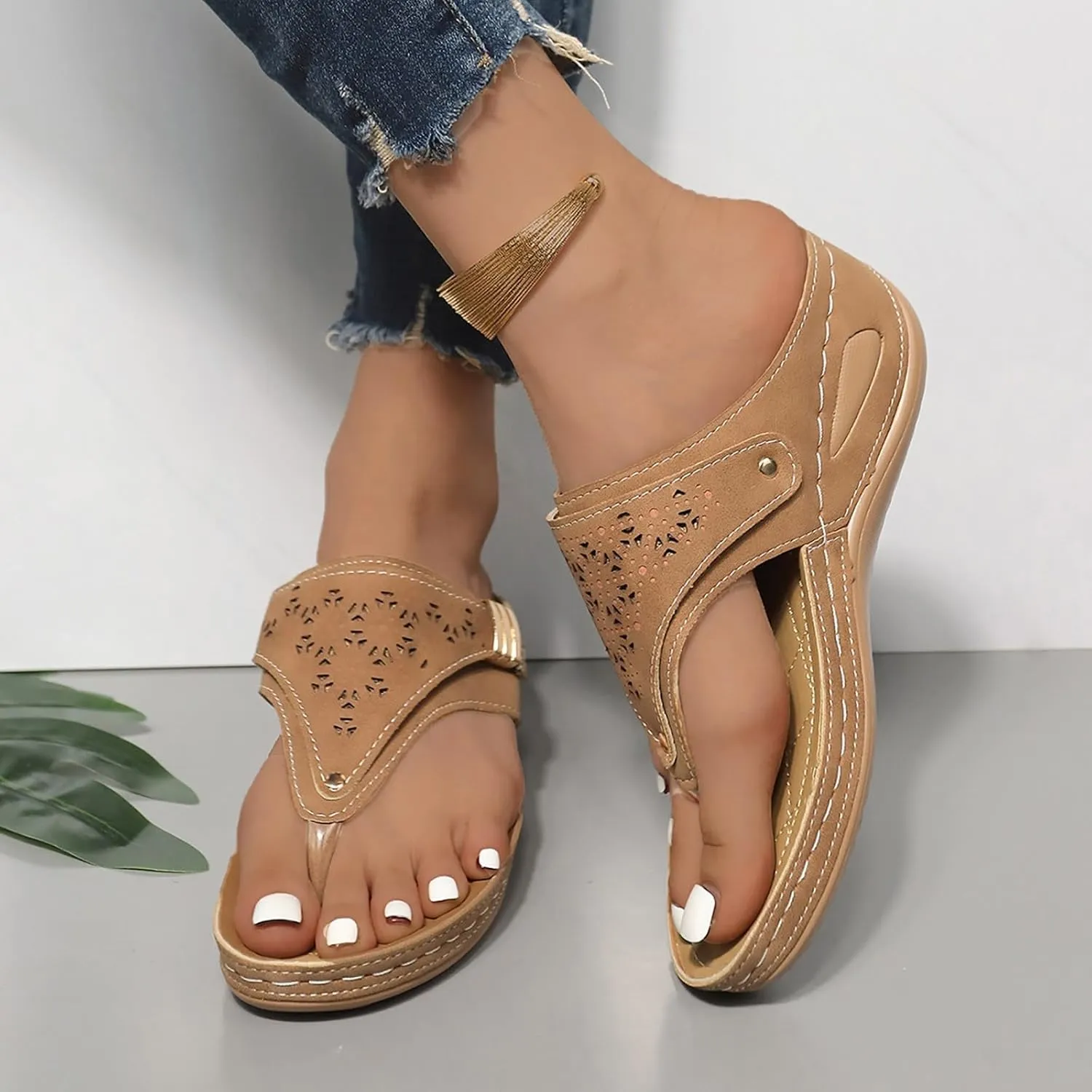 Women's Breathable Mesh Sports Sandals,Mesh Comfort Durable Non Slip Sole Casual Versatile Open Toe Beach Slides with Low Platform Heel Casual Beach Slides for Summer Comfort