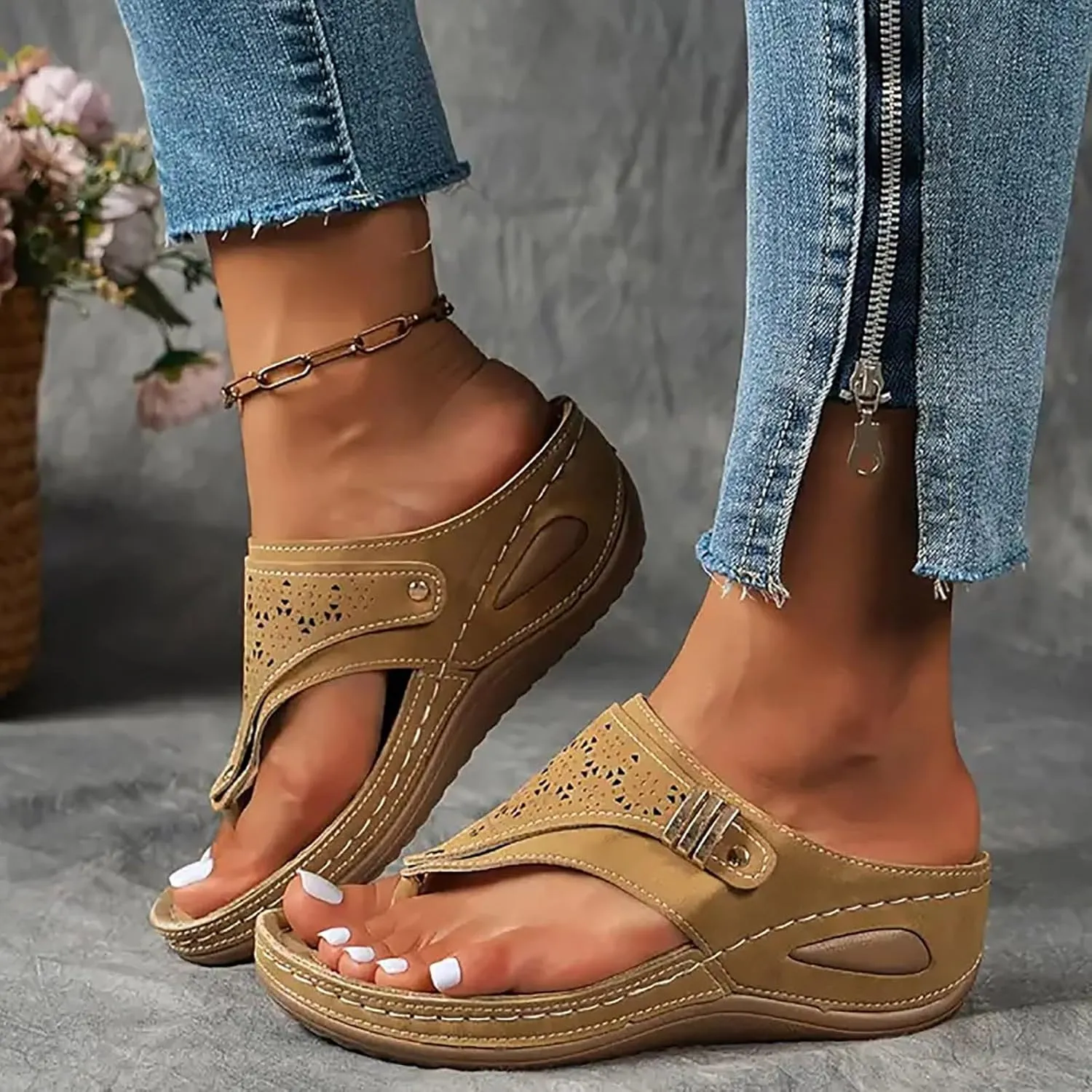 Women's Breathable Mesh Sports Sandals,Mesh Comfort Durable Non Slip Sole Casual Versatile Open Toe Beach Slides with Low Platform Heel Casual Beach Slides for Summer Comfort