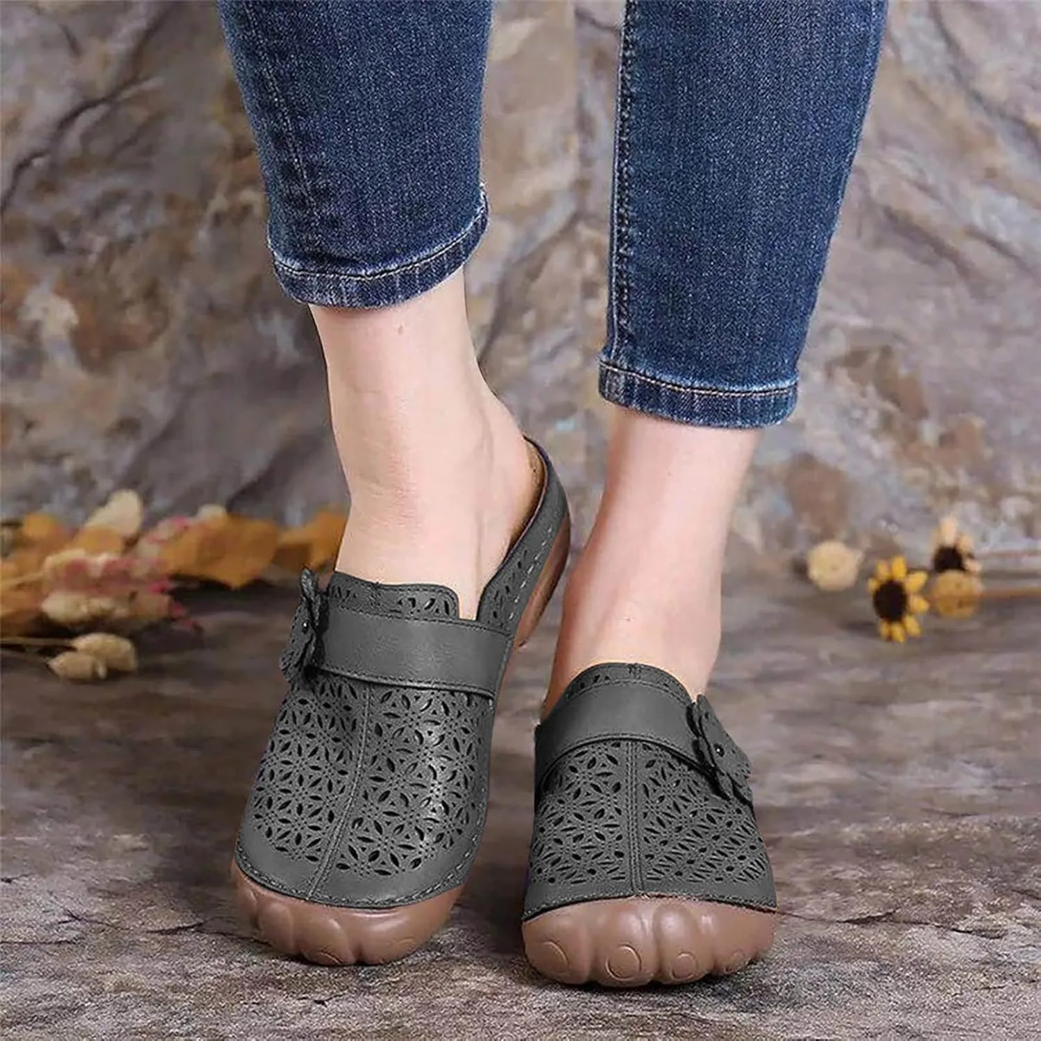 Womens Clogs Summer Flower Hollow Platform Sandals Vintage Soft Comfortable Casual Slip-on Slipper Lightweight Non-Slip Beach Shoes Flip Flops
