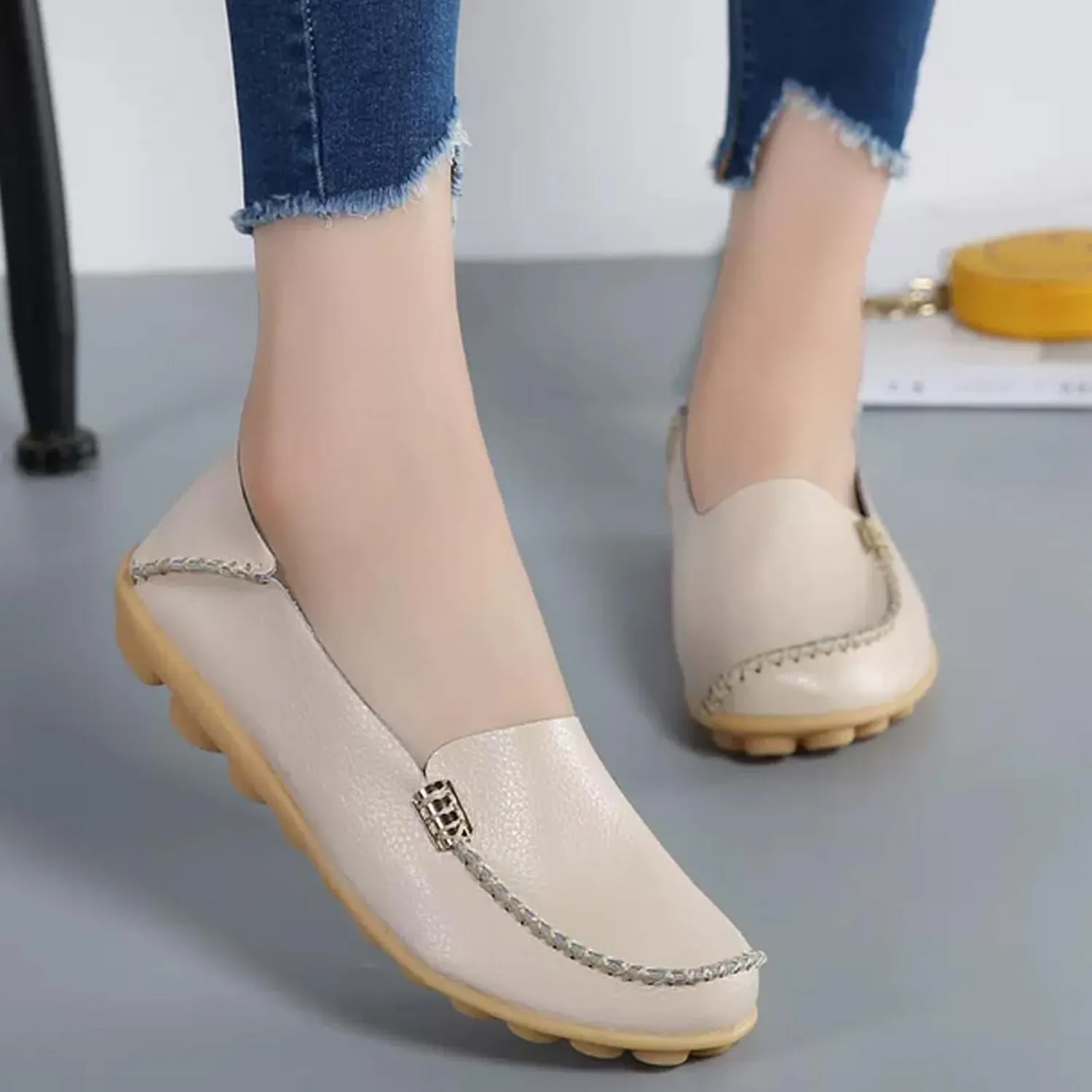 WUIWUIYU Women's Comfortable Loafers Casual Round Toe Moccasins Driving Flats Soft Walking Shoes Women Slip Ons
